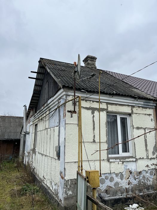 Продам пів будинку