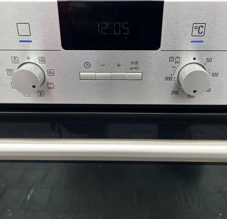 Духовка Siemens духовой шкаф Made in Germany піроліз ідеальна