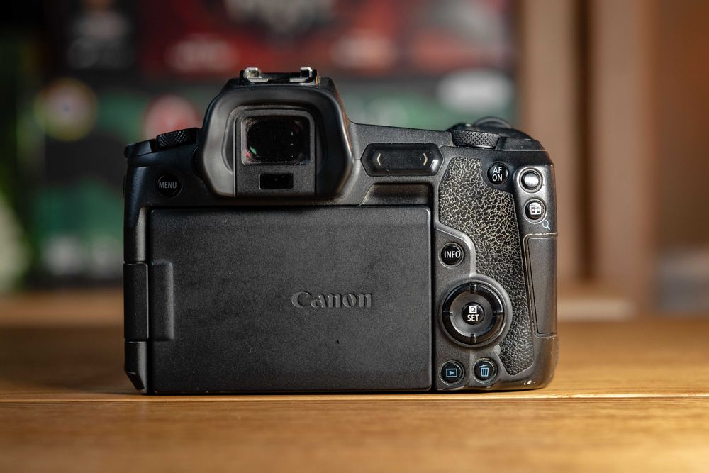 Фотоапарат Canon EOS R Body