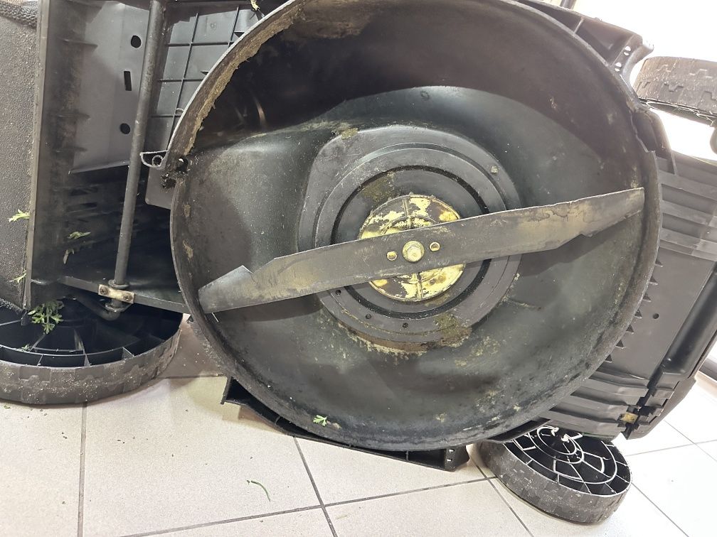 Газонокосарка акумуляторна