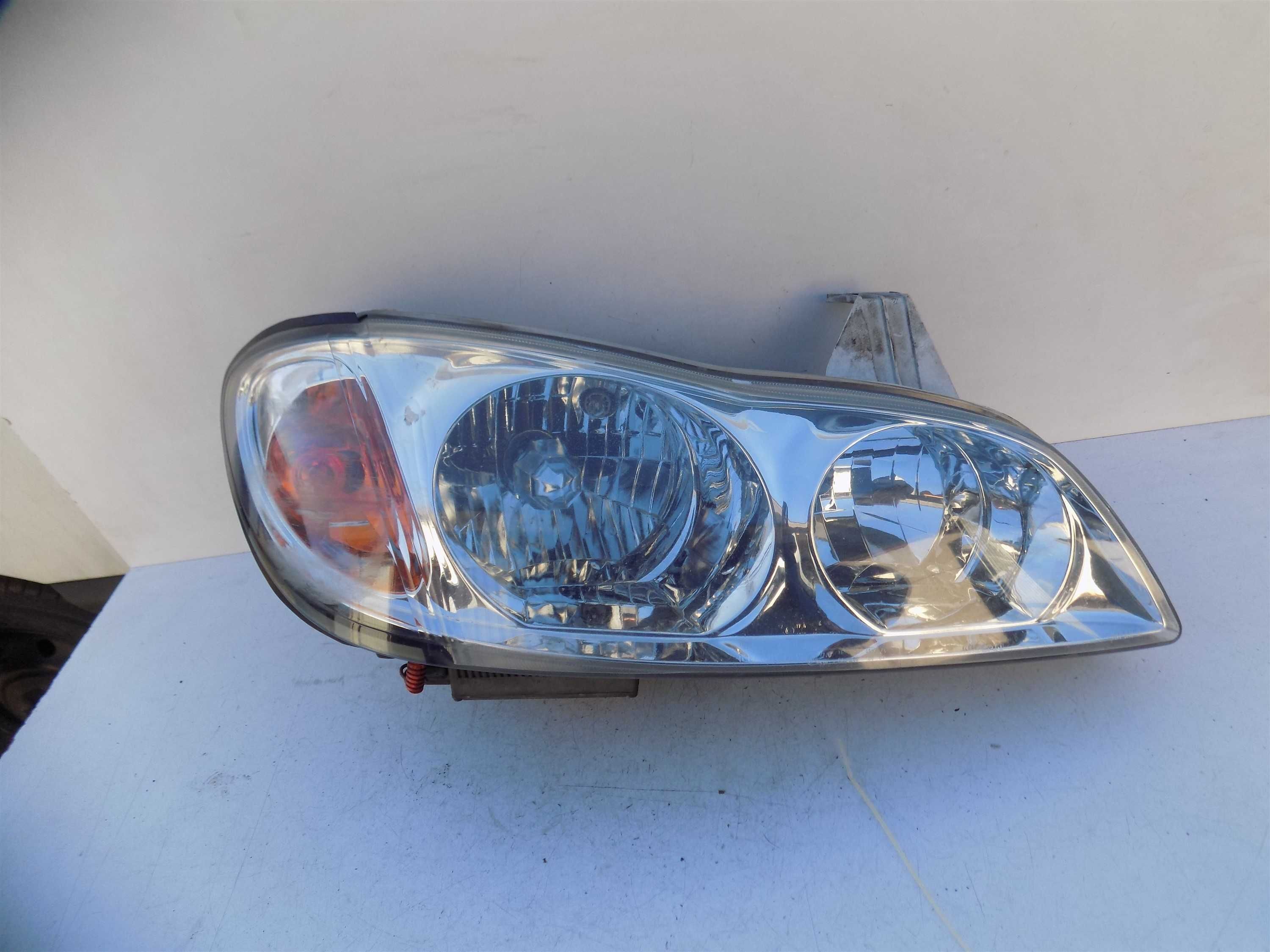 Lampa przód prawa xenon Nissan Maxima V 5 A33 00-04 Europa
