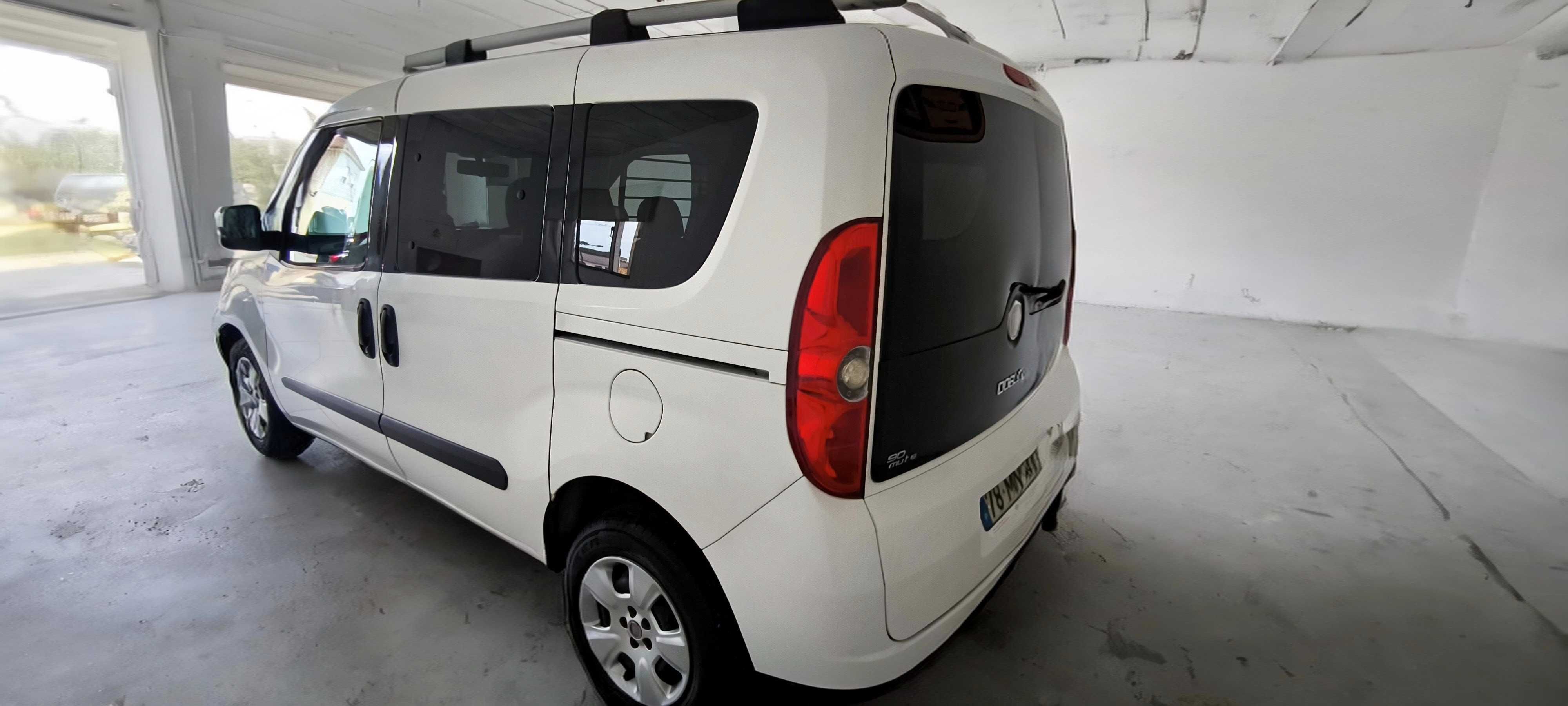 fiat doblo 1.3 5 lugares