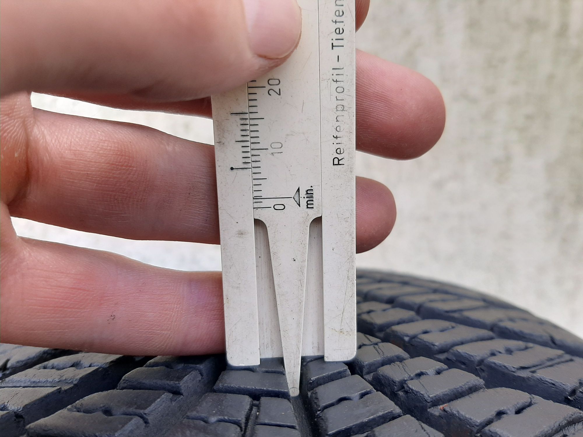 4x Opony całoroczne 185/65R15 GoodYear Vector4Sasons / 7-7,5mm 2018r