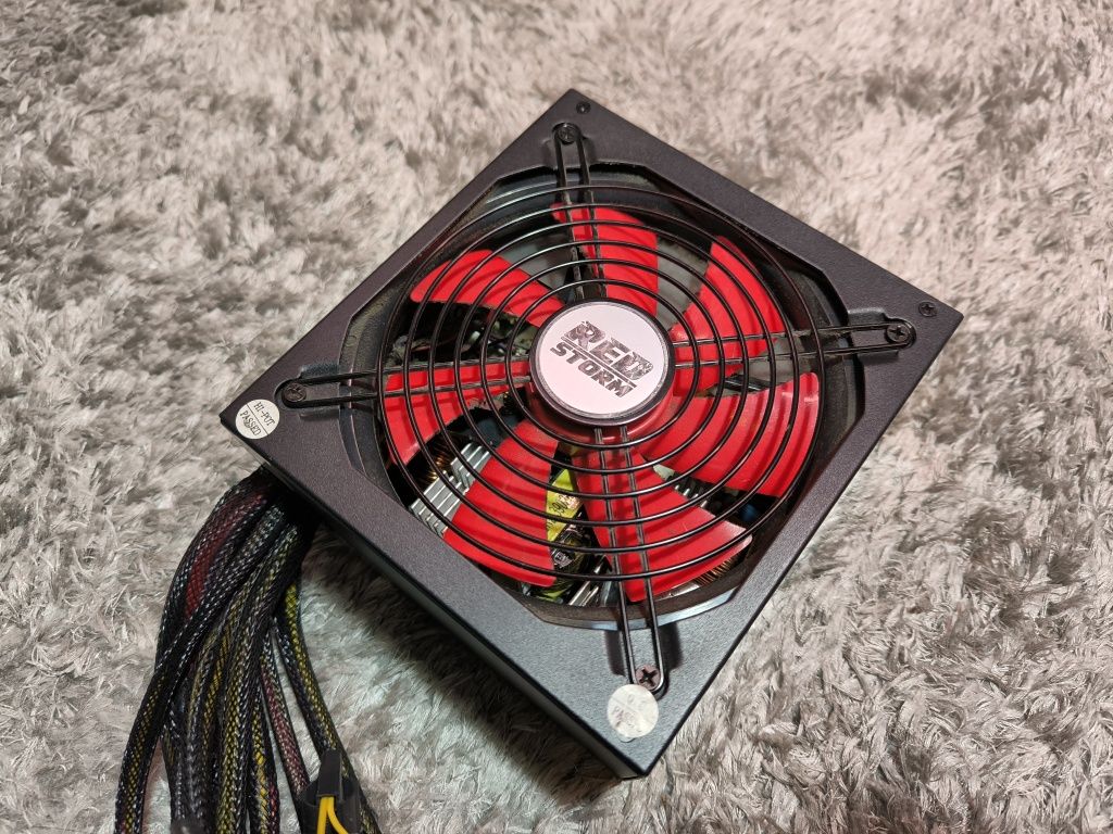 Fonte de alimentação 750w Halfmman Storm ADK-A750