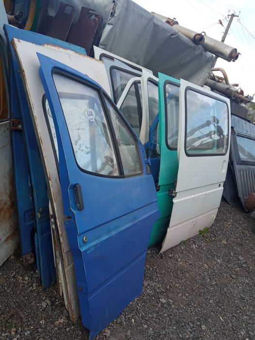 Двері на Ford transit 2.5.