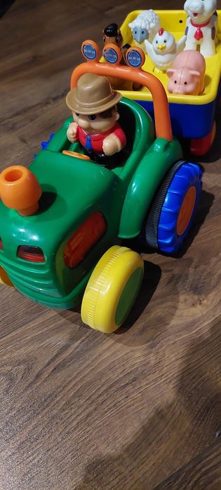 Traktor dumel farmer rezerwacja