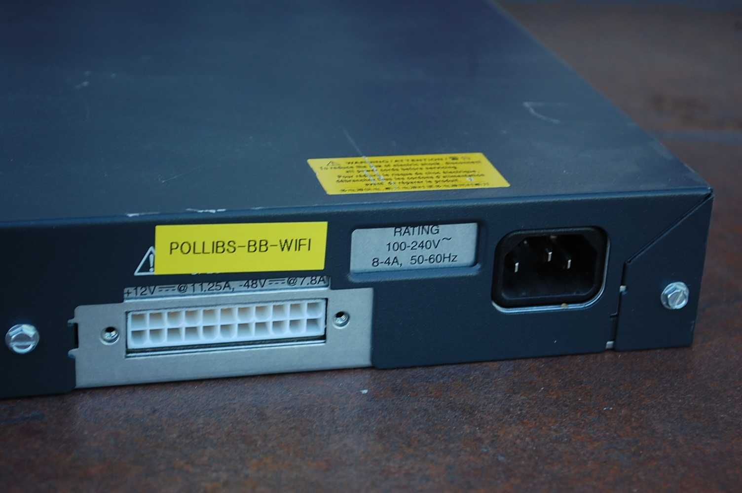 Switch CISCO WS-C2960+24PC-L