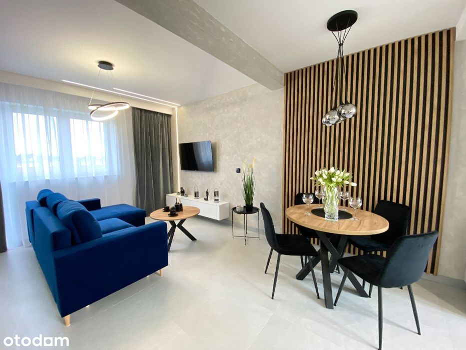 Dwupoziomowy dom z ogródkiem, 2 miejsca postojowe