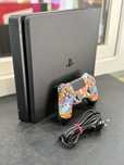 Konsola Sony PS4 Slim + pad + kabel zasilający