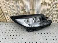 Toyota Aygo X Cross lampa prawa