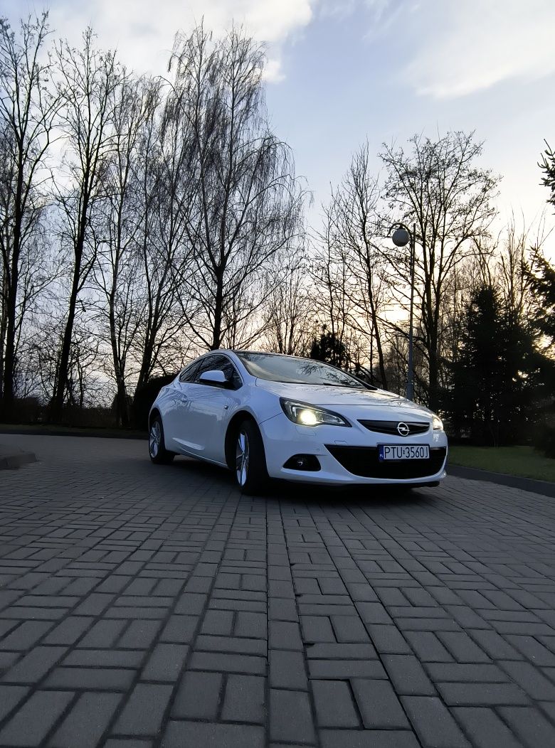 Opel Astra GTC 2.0