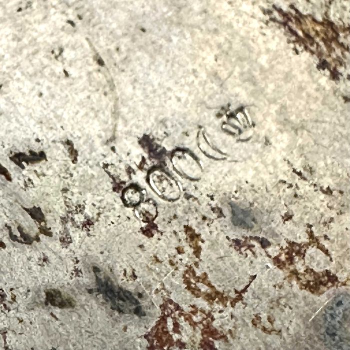 Srebrne etui na pierścionek z końcu XIX wieku z srebra próby 800