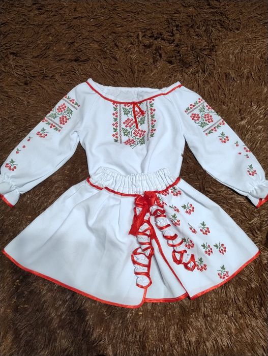 Вишитий український костюм
