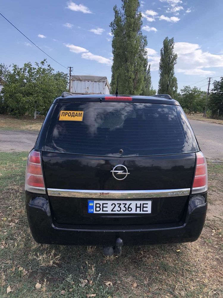 Opel  Zafira 1.8 газ/ бензин