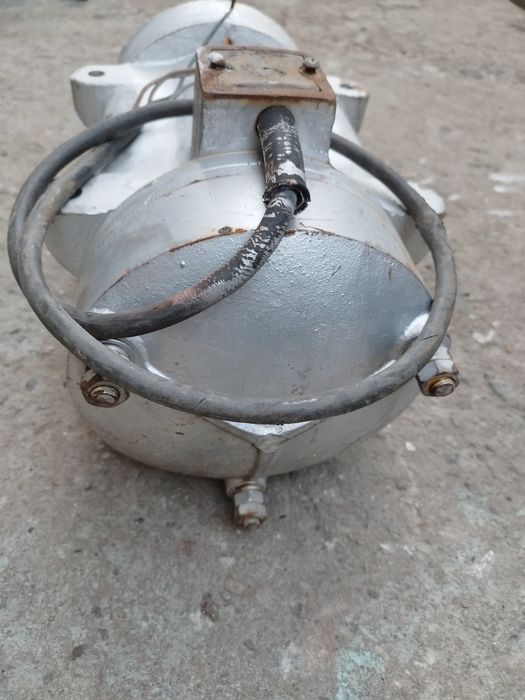 Silnik wibracyjny ok. 2,2kW