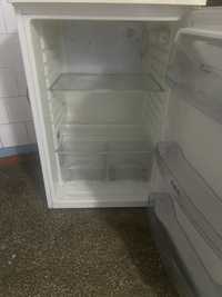 Продам холодильник 3000