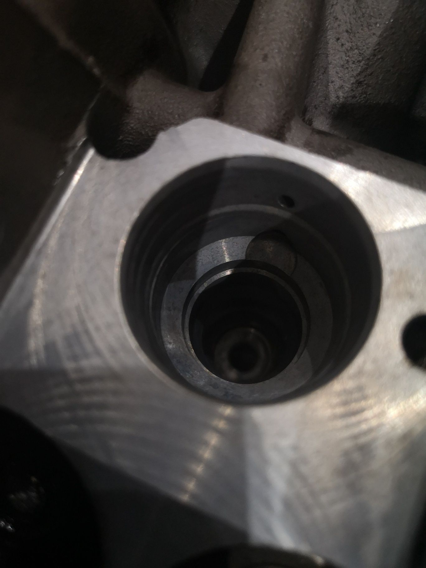 Głowica VW PASSAT B6  po kpl regeneracji 2.0tdi BMP 140km DPF