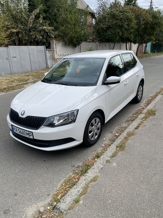 Продам своє авто Skoda Fabia 2016