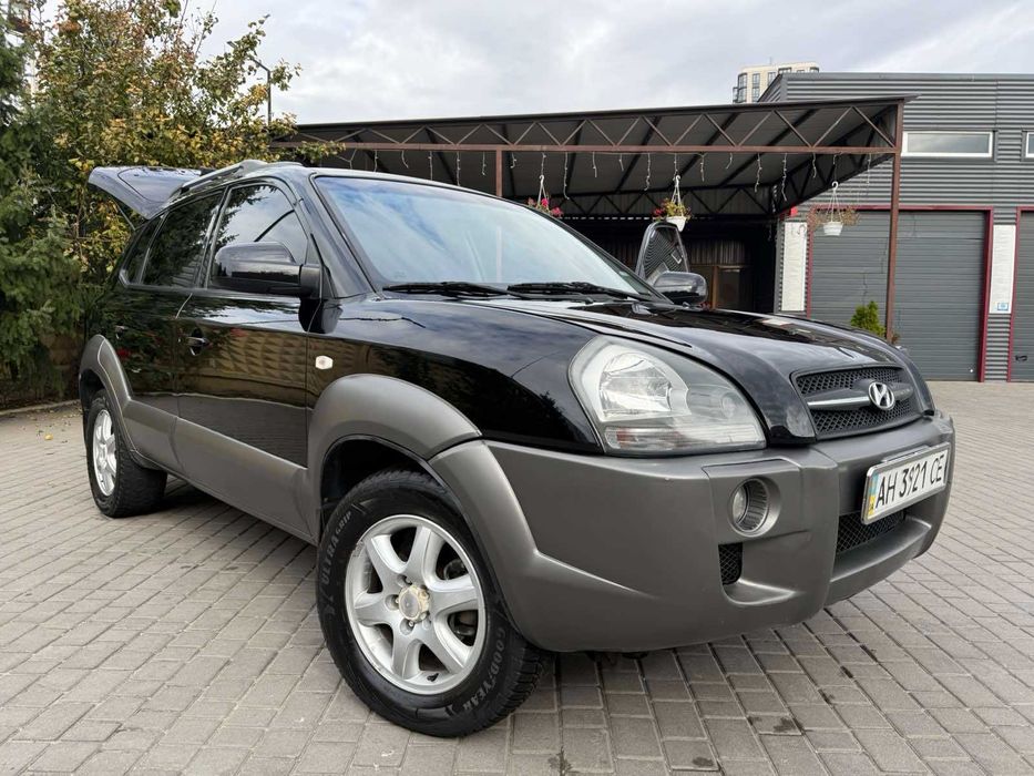 Hyundai Tucson 2008 г 2.0 л дизель, механика, полный привод
