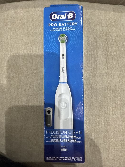 Szczoteczka oral b biała BRaun