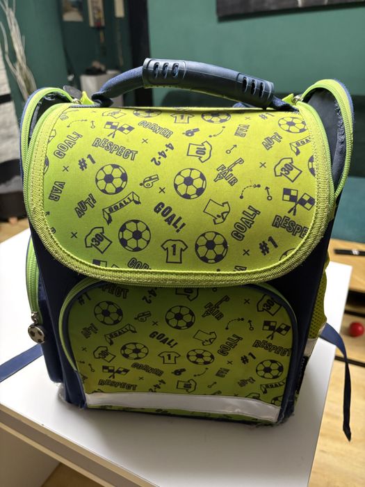 Plecak szkolny chłopięcy – piłkarski motyw, usztywniane plecy, Smyk