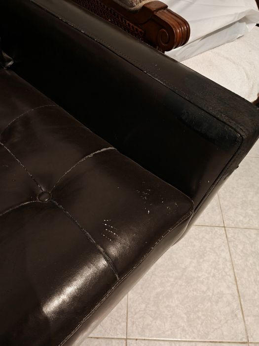 Sofá pele genuíno 3 lugares