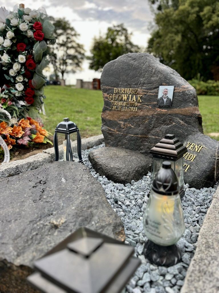Nagrobki z głazów polnych-artystyczne