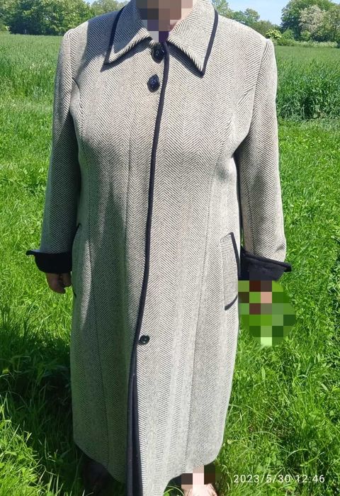 Жіноче осінне пальто