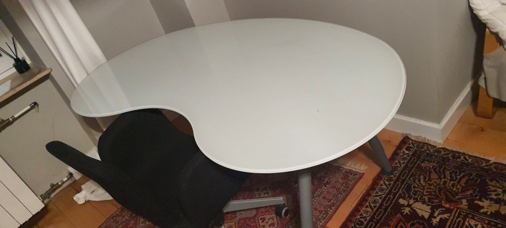 szklany stół/biurko. 2 stoły, biurka