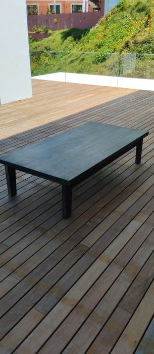 Mesa de madeira maciça
