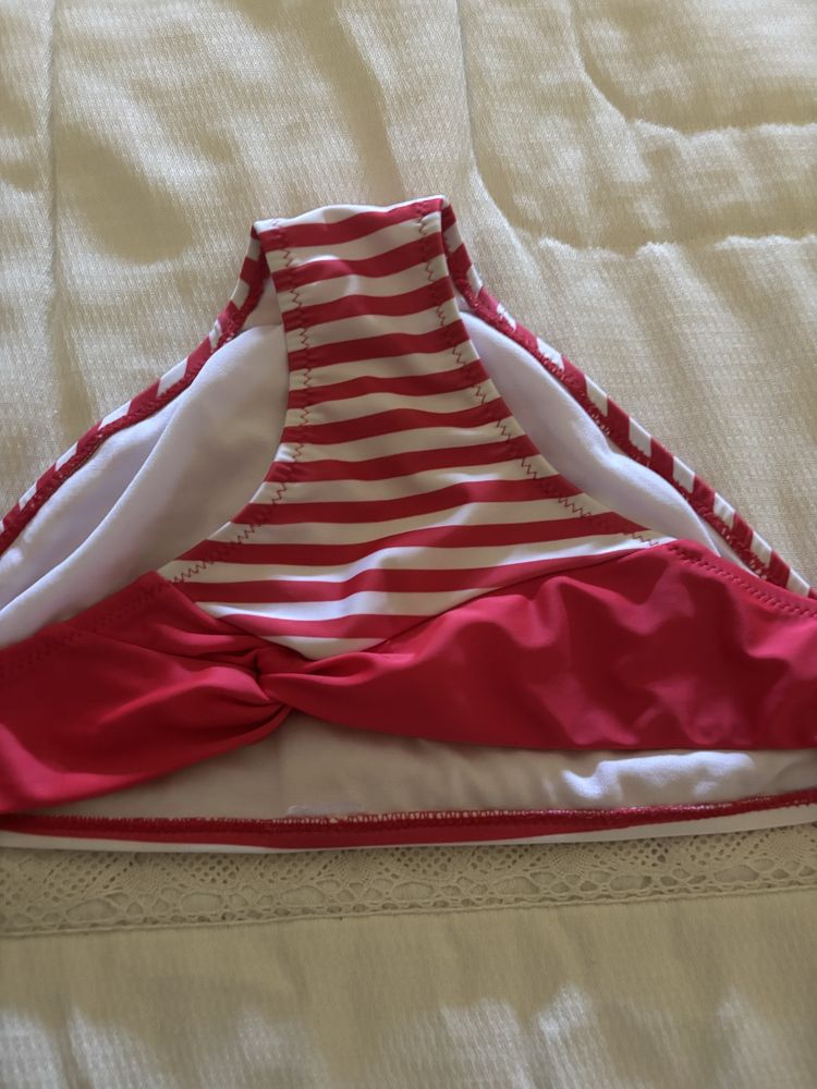Bikini com tres oecas