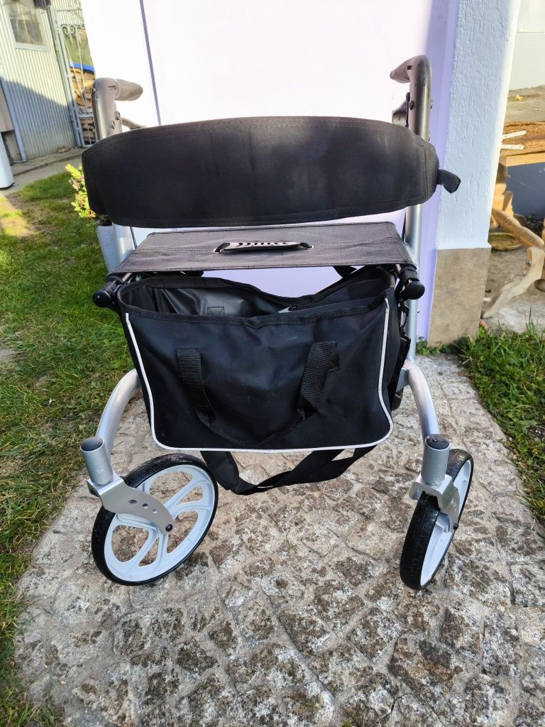 Nowy chodzik balkonik rollator ,lekki ,składany z oparciem i  torbą.