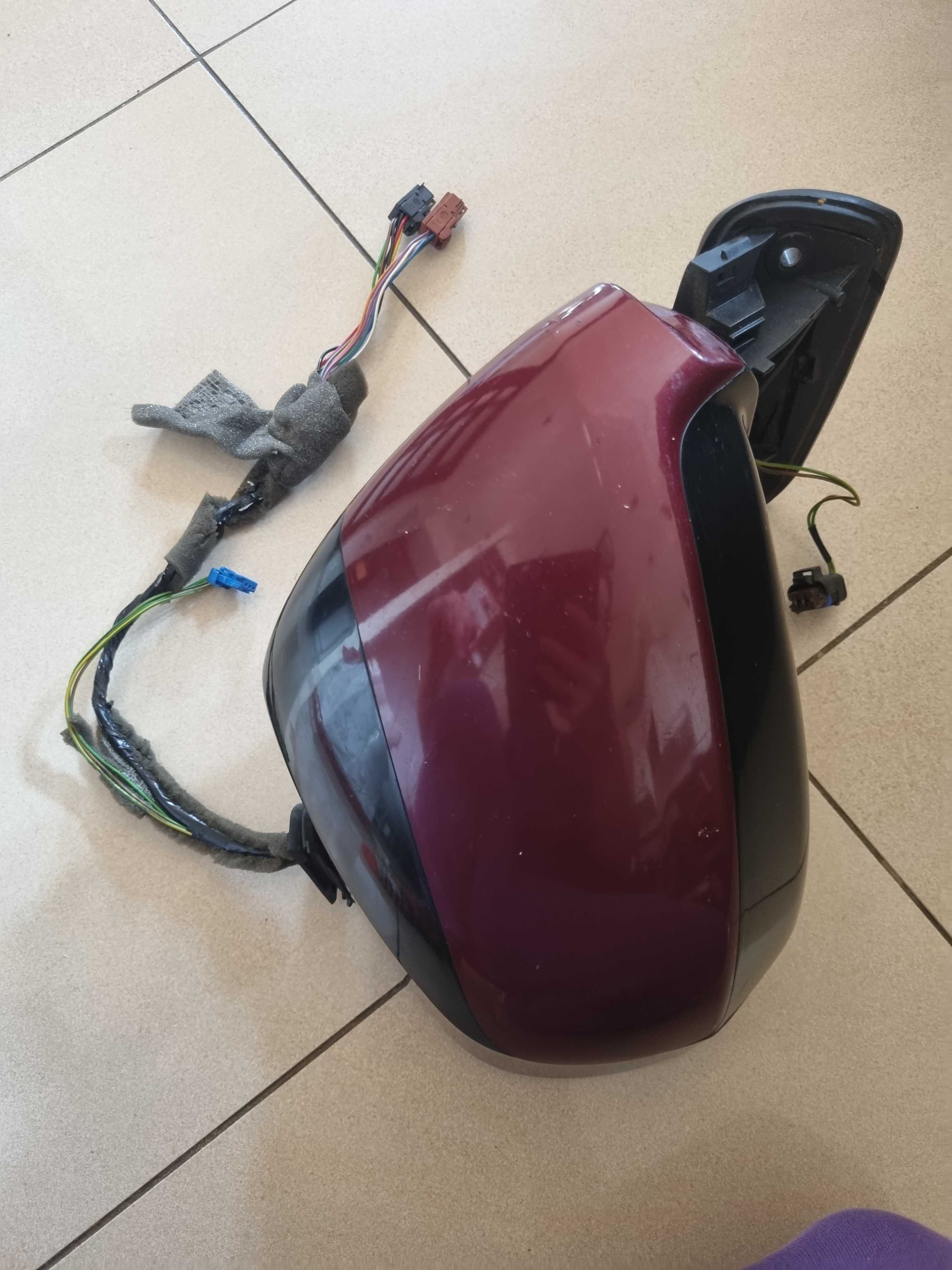Lusterko Prawe
Citroen С4
PicassoI FL 3+6+6 15 PIN