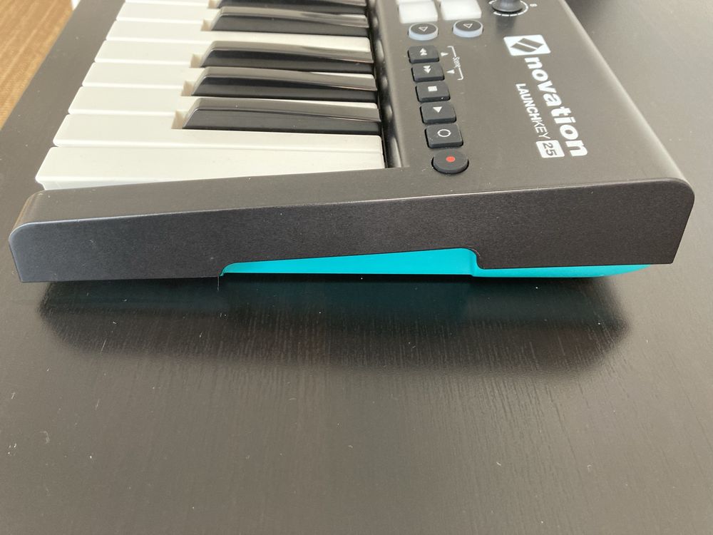 Teclado Novation Launchkey 25