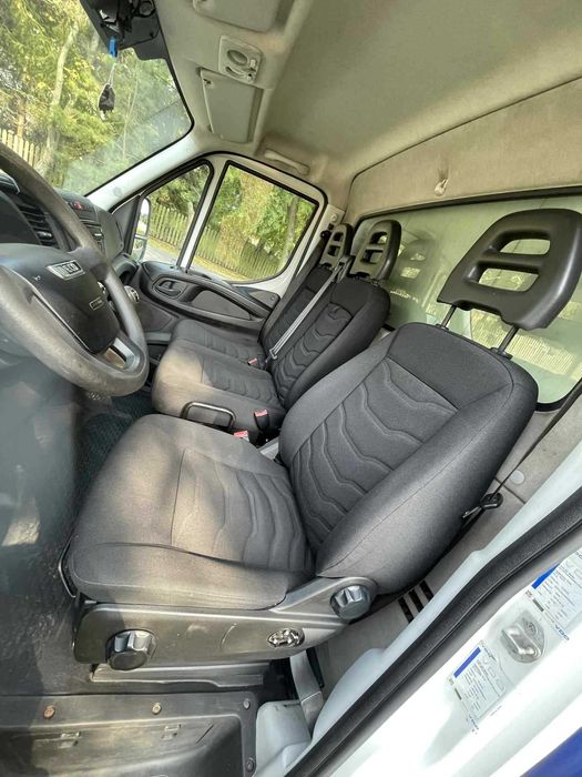 Iveco Daily kontener z windą