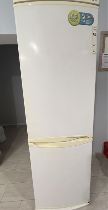 Продам холодильник LG