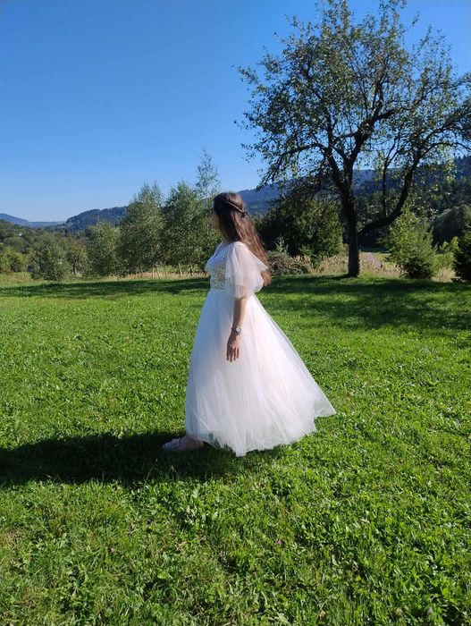 Suknia ślubna Kaledonia, litera A, 3 warstwy tiulu, M/L