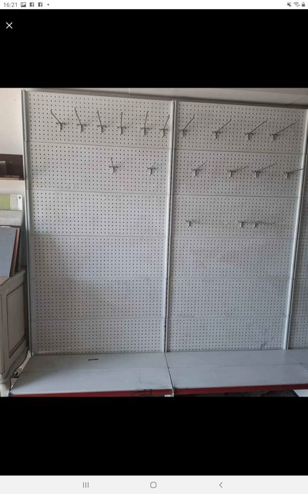 Expositor de ferramentas.