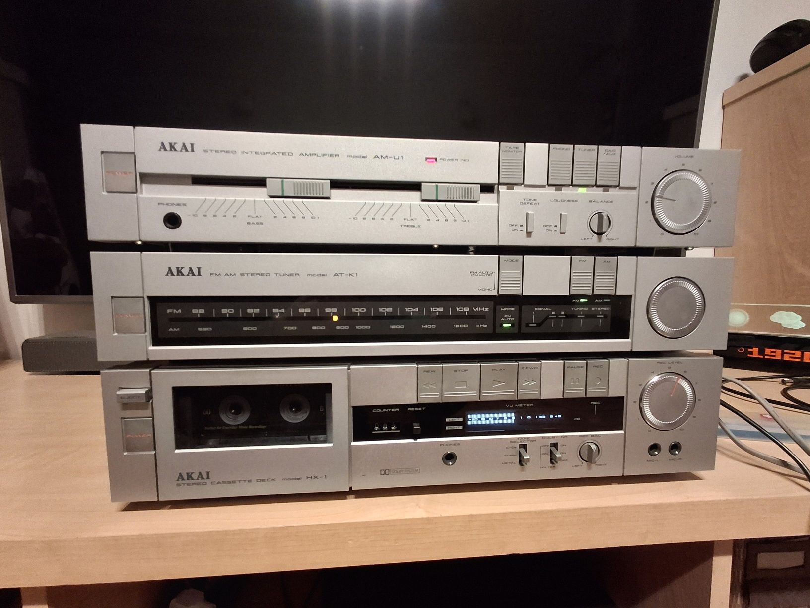 Wieża AKAI 3 elementy AM-U1 AT-K1 HX-1