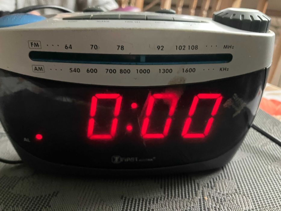 Radio z budzikiem, zegarem