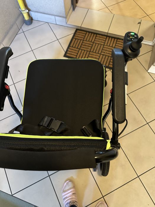 Wozek inwalidzki elektryczny