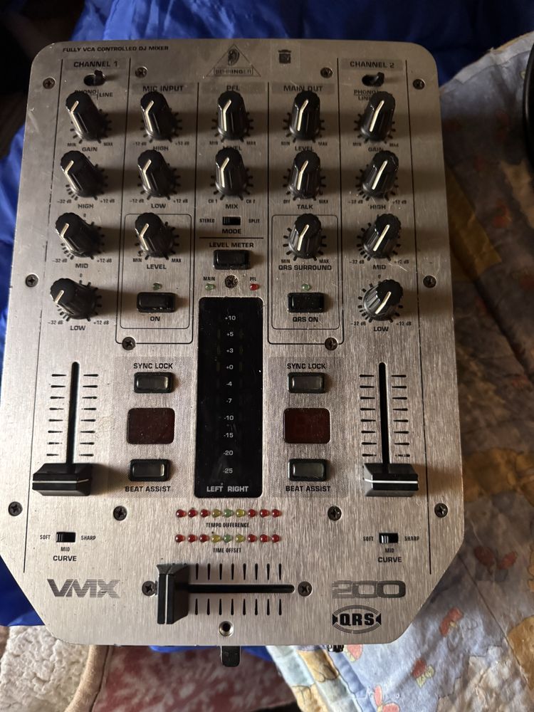 Vendo mesa de som DJ