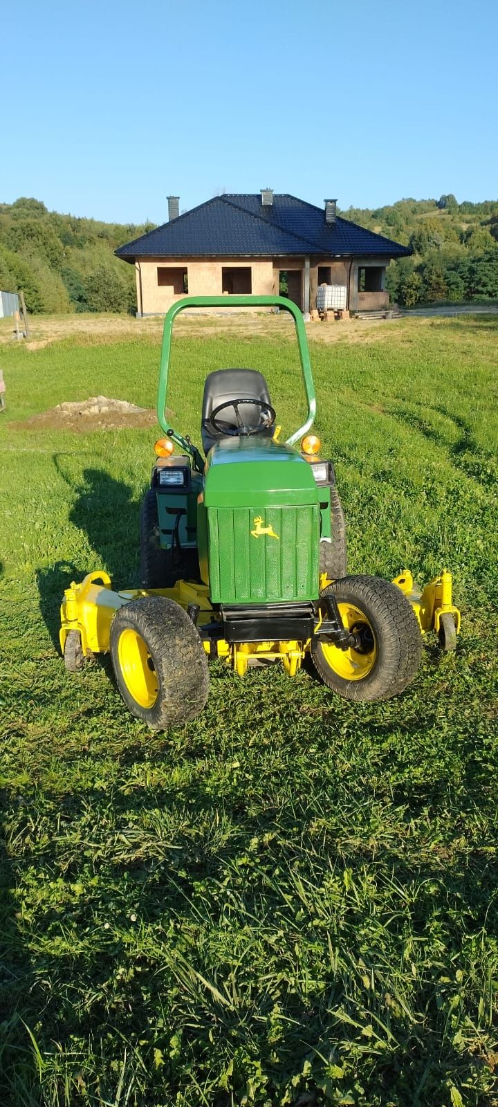 John Deere 855 traktorek