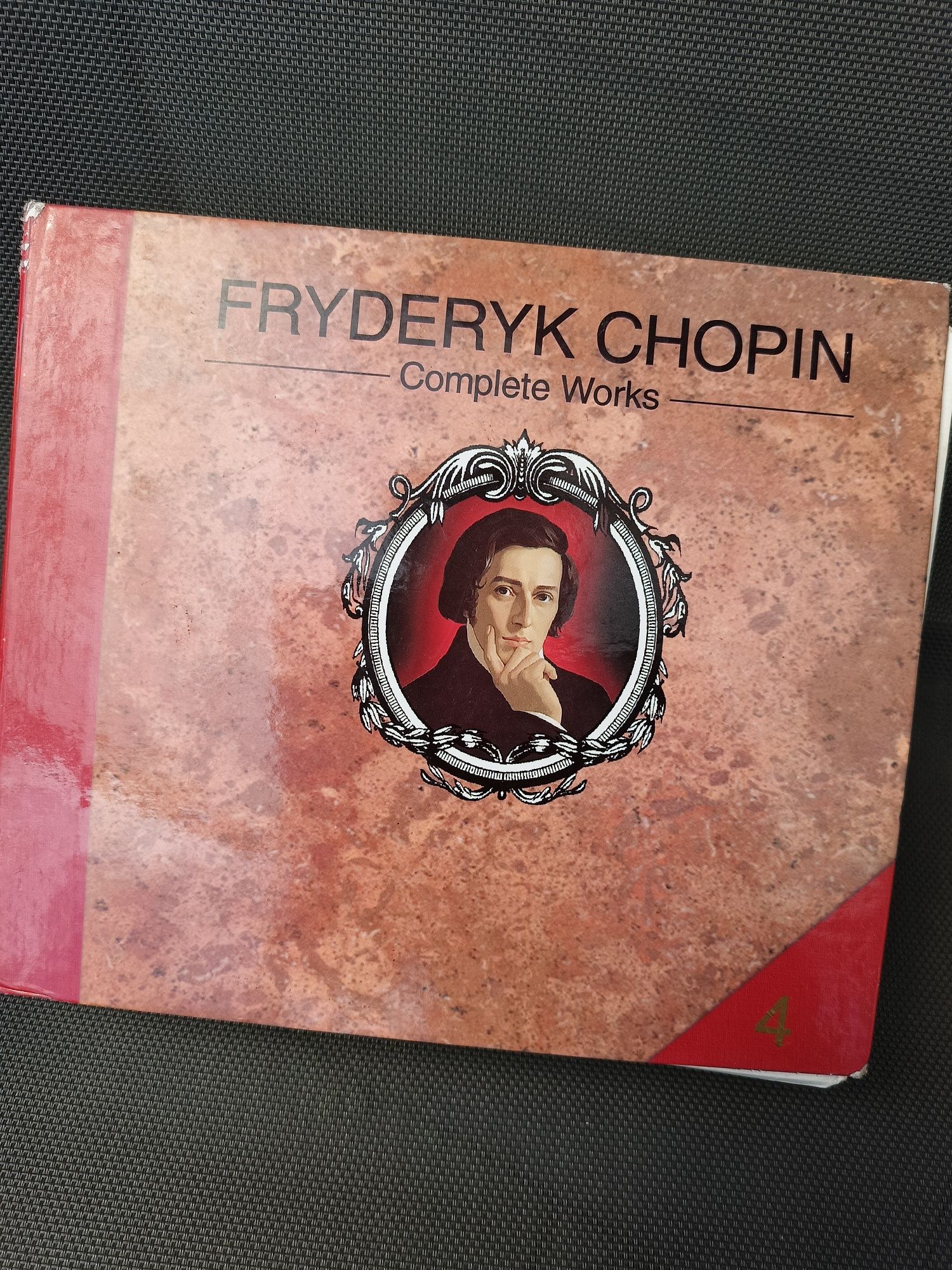 Album Fryderyka Chopina z czterema płytami CD