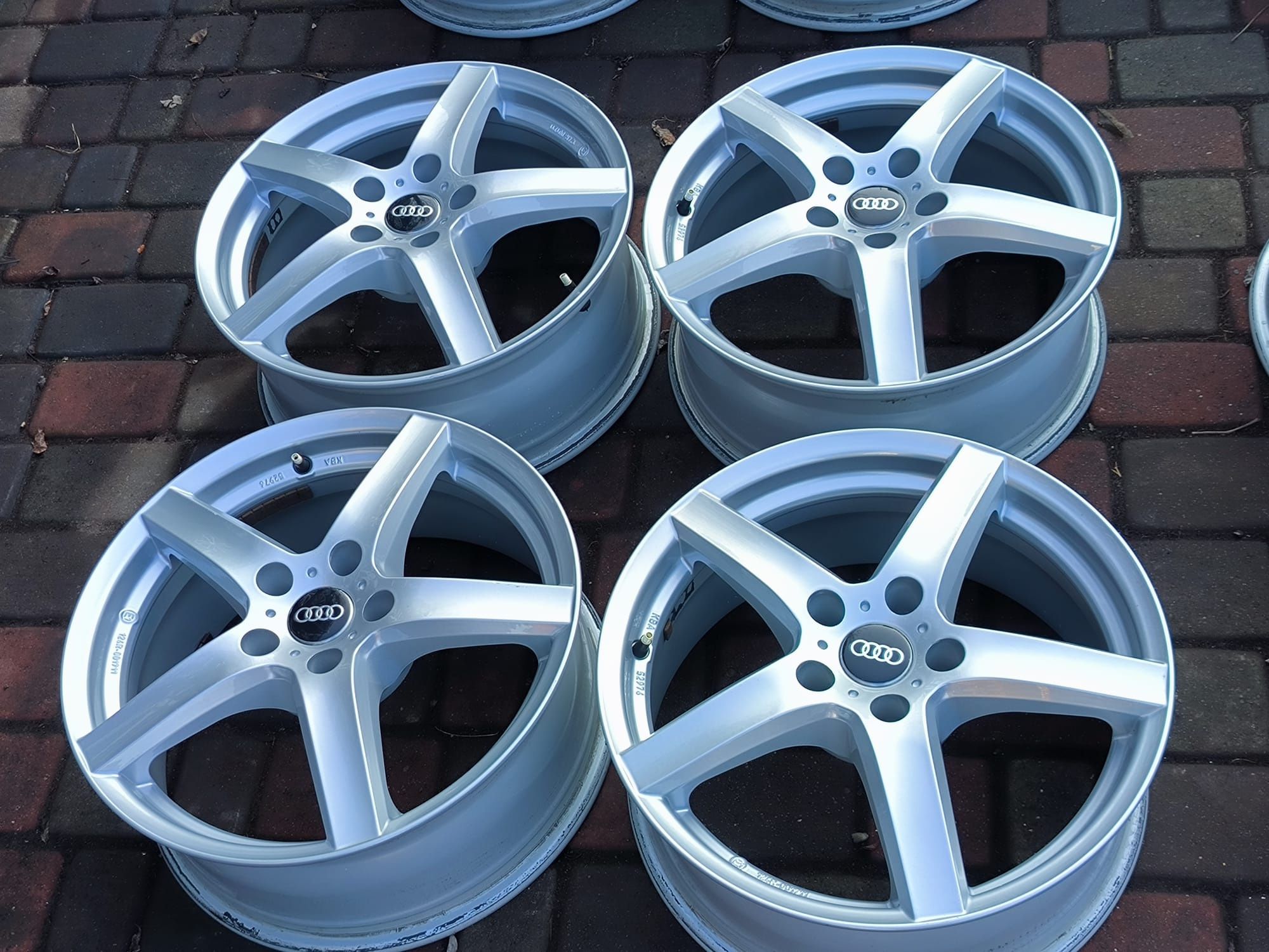 Felgi aluminiowe 17 Audi A3 A4 A5 A6 TT Q3 Q5 5x112