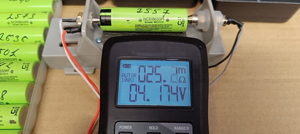 Акумулятор Panasonic NCR 18650PF 2500 mAh, 3,7В, 10А