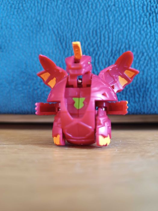 Bakugan, Dragonoid, czerwony, + dodatkowe części