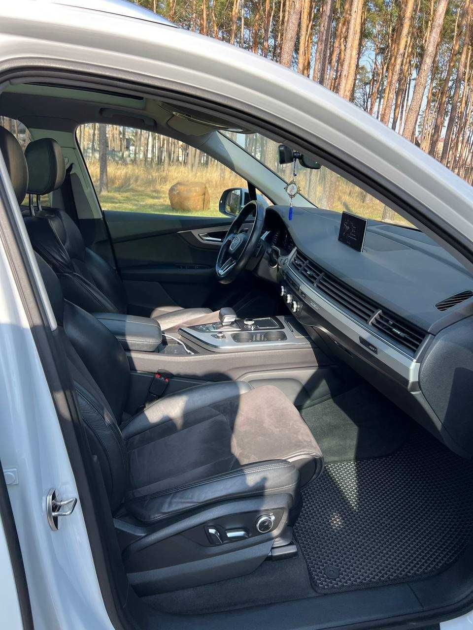 Продам автомобіль Audi Q7 2016 3.0 TDI.