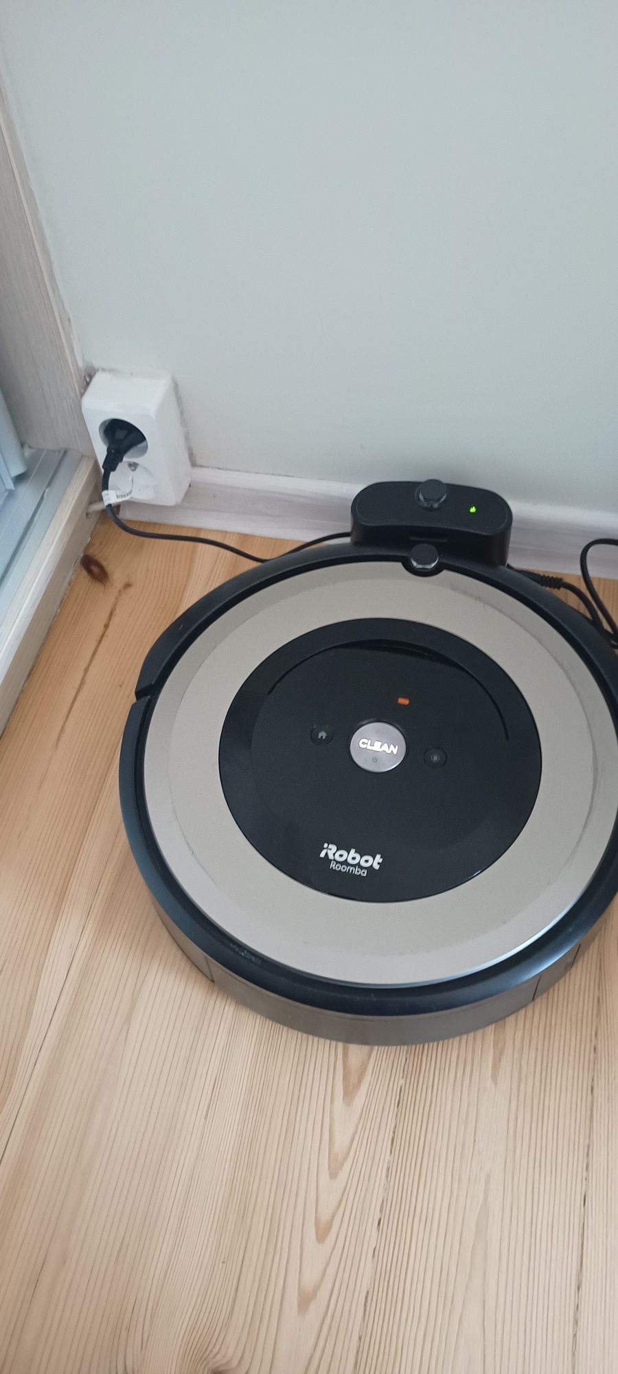Robot sprzątający iRobot Roomba e6 czarny zestaw stan bardzo dobry