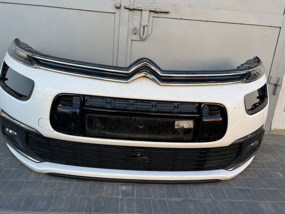 Citroen c4 grand Picasso бампер.